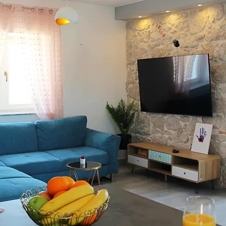 Modern Obala Pakoštane